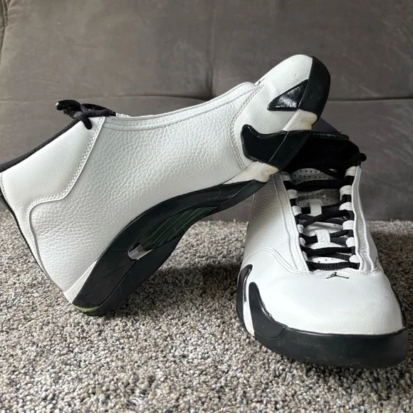 Jordan size 10 black and white - Picture 6 of 10